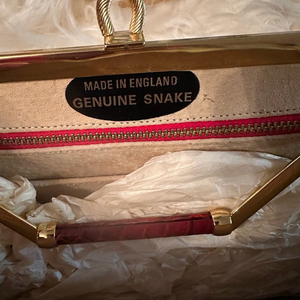 Elegant Red Snakeskin Clutch with Gold Chain - Picture 4 of 8